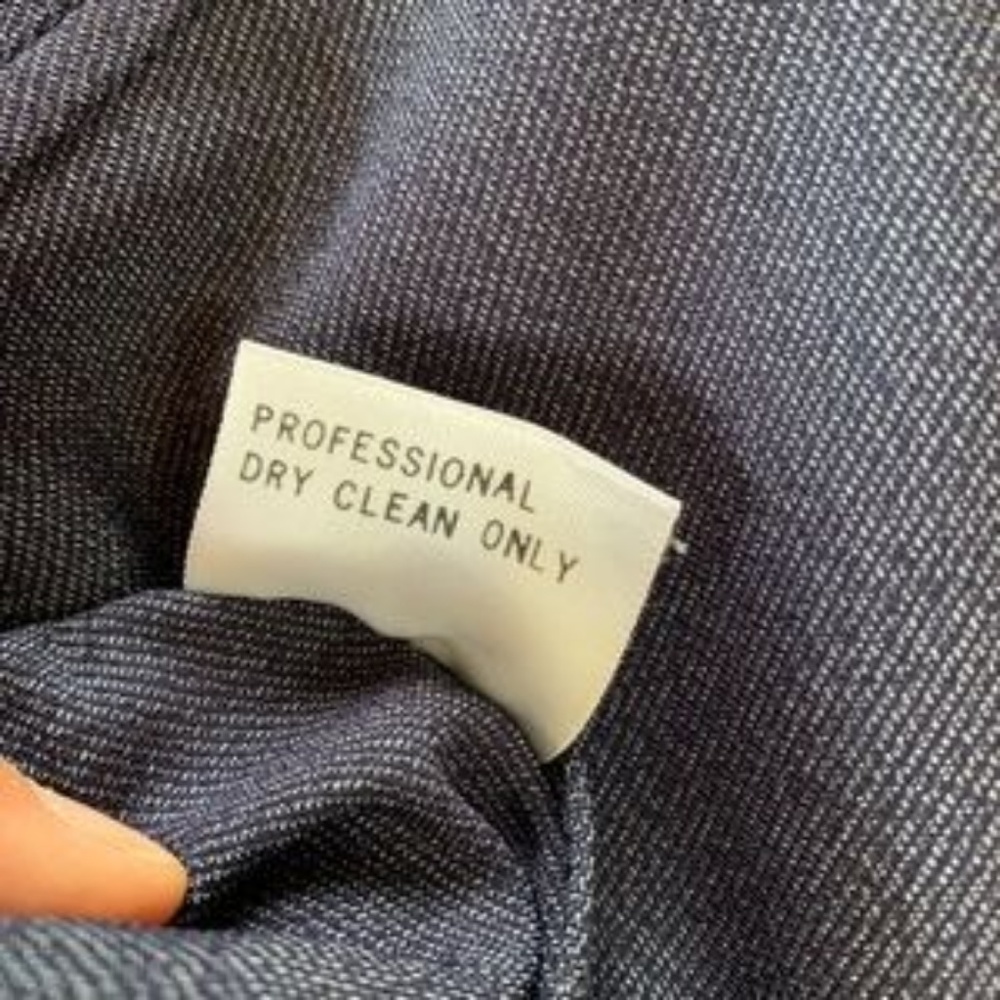 ST. JOHN BUTTON UP VEST - Picture 7 of 7